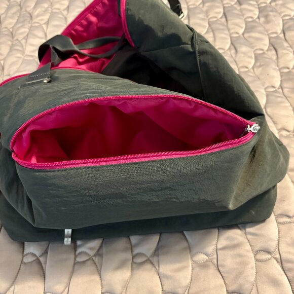 Baggallini Gray and Pink Weekender Expandable Carryall Overnight Tote Bag - Picture 14 of 14